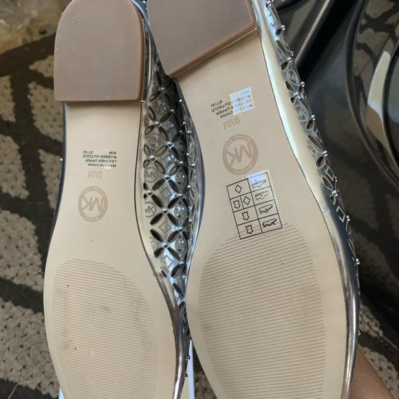 Michael Kors flats!!! - Picture 2 of 4